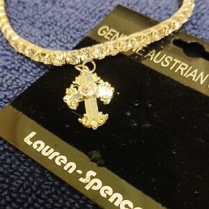 LAUREN SPENCER Silvertone Cross Charm Stretch Bracelet.